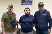 Alias Fito con los ministros John Reimberg y Gian Carlo Loffredo