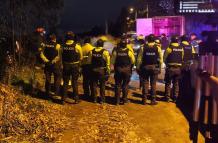 La Policía ejecutó allanamientos en el circuito Simón Bolívar y estuvieron a dos sospechosos para presuntamente alquilar armas a sicarios.