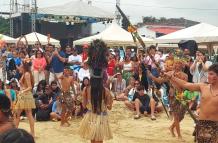 En Ayangue presentan rituales para la temporada de ballenas.