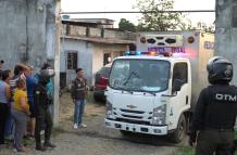 La policía llegó a tomar procedimiento en torno a este crimen que enluta a la institución.