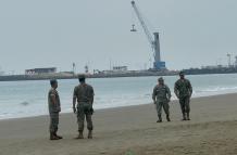 Evacúan a bañistas de las playas de Manta por alerta de tsunami tras terremoto en Rusia