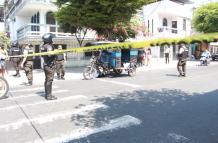 Policías acordonaron la zona para recabar indicios