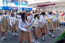 Desfile cívico en Esmeraldas