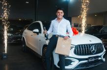 Kike Jav - auto lujoso - Los Kiños del Año