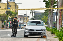 La víctima fue acribillada dentro de su vehículo, en el sur de Guayaquil.