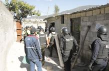 Lote A36 en Quito: se ejecutan órdenes judiciales contra invasores