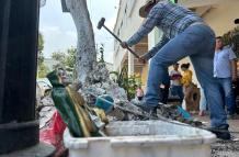 El altar de la Santa Muerte estaba ubicado en el exterior de una barbería en Guayaquil.