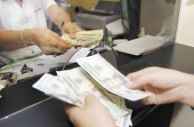 En Ecuador, las comisiones por envío de dinero varían entre el 4 % y el 7 % del monto transferido.