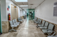 Crisis hospitalaria en Ecuador: sin medicamentos, ¿y encima un mercado negro?