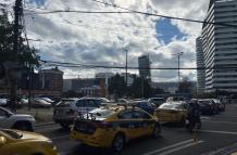 Avenida Naciones Unidas, Quito | Intersección con la 10 de Agosto