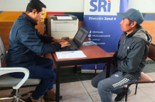 El SRI lleva brigadas a distintos puntos de Ecuador para atender personal y directamente a contribuyentes.