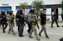 Sospechosos de crimen en hostal Costa Azul en Manta