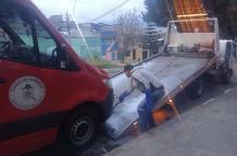 Ambulancia del Cuerpo de Bomberos de Quito atacada por la delincuencia