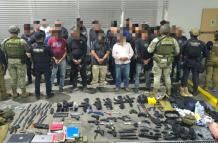 Detienen a 38 Integrantes de La Luz del Mundo en Michoacán; Aseguran Armas y Equipo Táctico