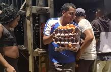 ACCIDENTE CAMIÓN CON HUEVOS EN SAN MATEO