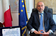 Una fotografía del embajador italiano Giovanni Davoli.