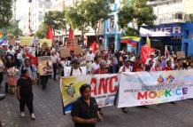 Manifestantes marcharon en el centro de Guayaquil contra medidas del Gobierno.