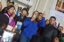 Los manifestantes fueron recibido por la alcaldesa de Otavalo.