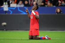 El ecuatoriano Willian Pacho anota y emociona al PSG en Champions