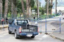 Además de la inseguridad que atrae el centro de detención en Las Cuadras, los vecinos denuncian el cierre de la calle Matilde Álvarez.Foto: Matthew Herrera
