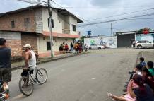 El estudiante salía del colegio cuando fue atacado por sujetos que se movilizaban en moto