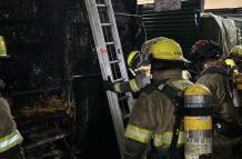 Bomberos actuaron de inmediato ante la emergencia.