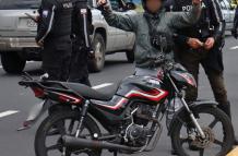 Motociclista detenido - Detenido en Quito - Policía Nacional