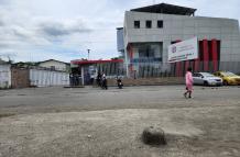 EXTERIORES DEL CENTRO FORENSE DE ESMERALDAS