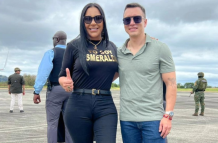 La prefecta de Esmeraldas, Roberta Zambrano, junto al presidente Daniel Noboa.