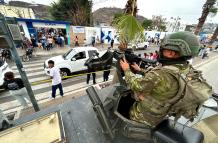 Militares están custodiando varios recintos electorales.