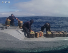 Semisumergible detenido en Galápagos