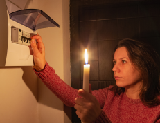 Toma recaudos durante los apagones para cuidar tus electrodomésticos.