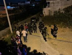 La Policía llegó al sitio del barrio El Porvenir, de Manta, donde ocurrió el ataque.