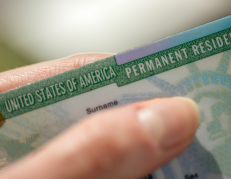 ¿Un proyecto para cambiar las condiciones de la Green Card?