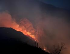 Incendio forestal en San Pedro de Vilcabamba avanza y enciende alertas.