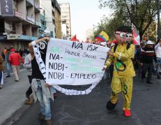 Organizaciones sociales protestan contra Noboa en Quito.