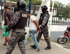 La rápida acción de la policía permitió la detención de tres sospechosos.