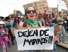 Quito - Marchas - No violencia