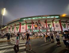 Una fiesta se vive en el estadio Reales Tamarindos.