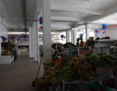 RECORRIDO POR EL MERCADO DE SANTA CLARA SIN CLIENTES