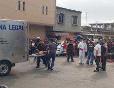 Los cuerpos fueron llevados por Medicina Legal en La Libertad.