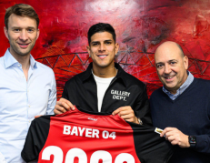 Piero Hincapié se queda en el Bayer Leverkusen hasta 2029.