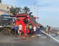 Oleajes provocan destrucción en Manabí