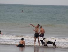 bañistas en playas de Esmeraldas