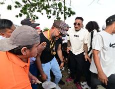 Michael Arroyo presente en el adiós de sus sobrinos.