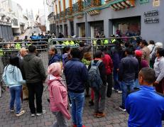 Hubo un cercado de vaya metálicas en Quito.