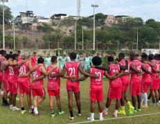 Un entrenamiento del Manta FC.