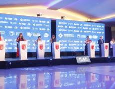 El debate vicepresidencial empezó con retraso y fue dividido en dos bloques.