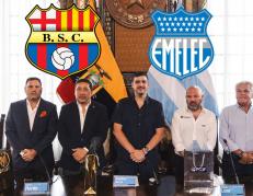 José Nogales de Barcelona, Carlos Morán, director de Deportes de la Alcaldía, Aquiles Álvarez, alcalde de Guayaquil, César Avilés de Emelec y Miguel Ángel Loor de LigaPro;