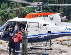 El hombre fue rescatado de la selva en helicóptero.